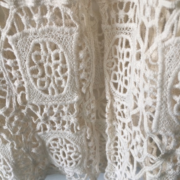 Ivory lace skirt - Picture 3 of 4